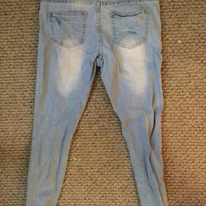 Boyfriend ripped jeans